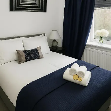 2 Double Bedrooms House, 42 Shrewsbury Road,Manchester-3